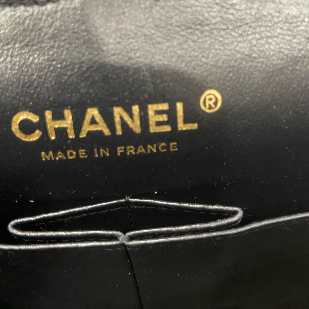 🔥🔥Chanel Classic Medium Cavair W/ Gold Hardware - Picture 13 of 16